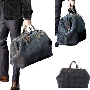 ✨💎RUNWAY💎✨ Gucci rare duffle doctors bag